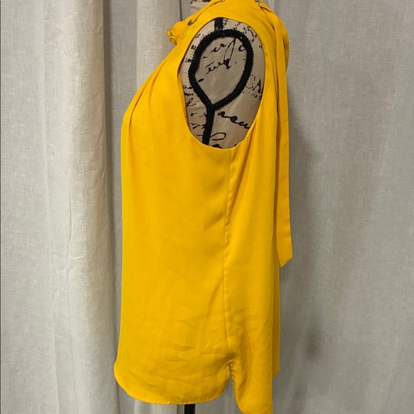 White House Black Market Mustard Sleeveless Blouse - Picture 3 of 8